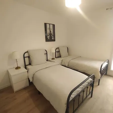 Apartament Gustave Roussy, New Building, 3 Bd & Salon, 2 Wc *