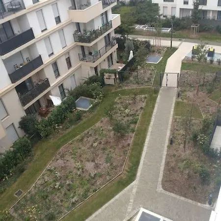 Gustave Roussy, New Building, 3 Bd & Salon, 2 Wc *